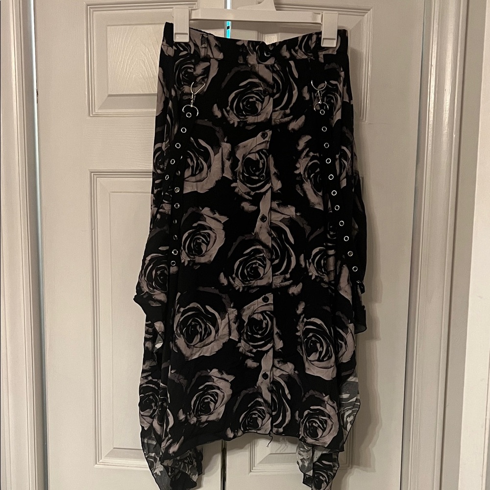 Hot topic Handkerchief hem suspenders style skirt